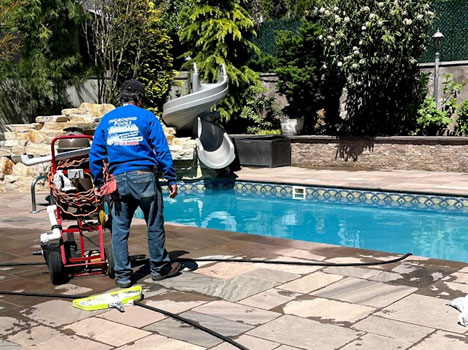 swimming pool cleaning service staten island